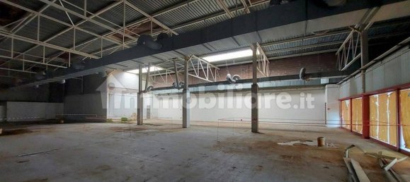 Коммерческая недвижимость 1220м² в Конкордия Саджиттария, Италия № 326181 7