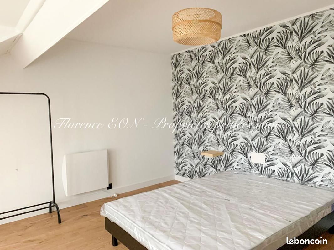 Casa de 2 dormitorios en Port-Brillet, France No. 103180