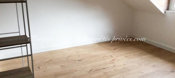 Casa de 2 dormitorios en Port-Brillet, France No. 103180 3