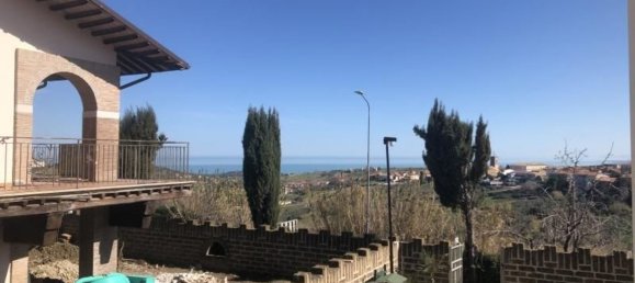 5-salle Maison à Cupello, Italy No. 234783 2