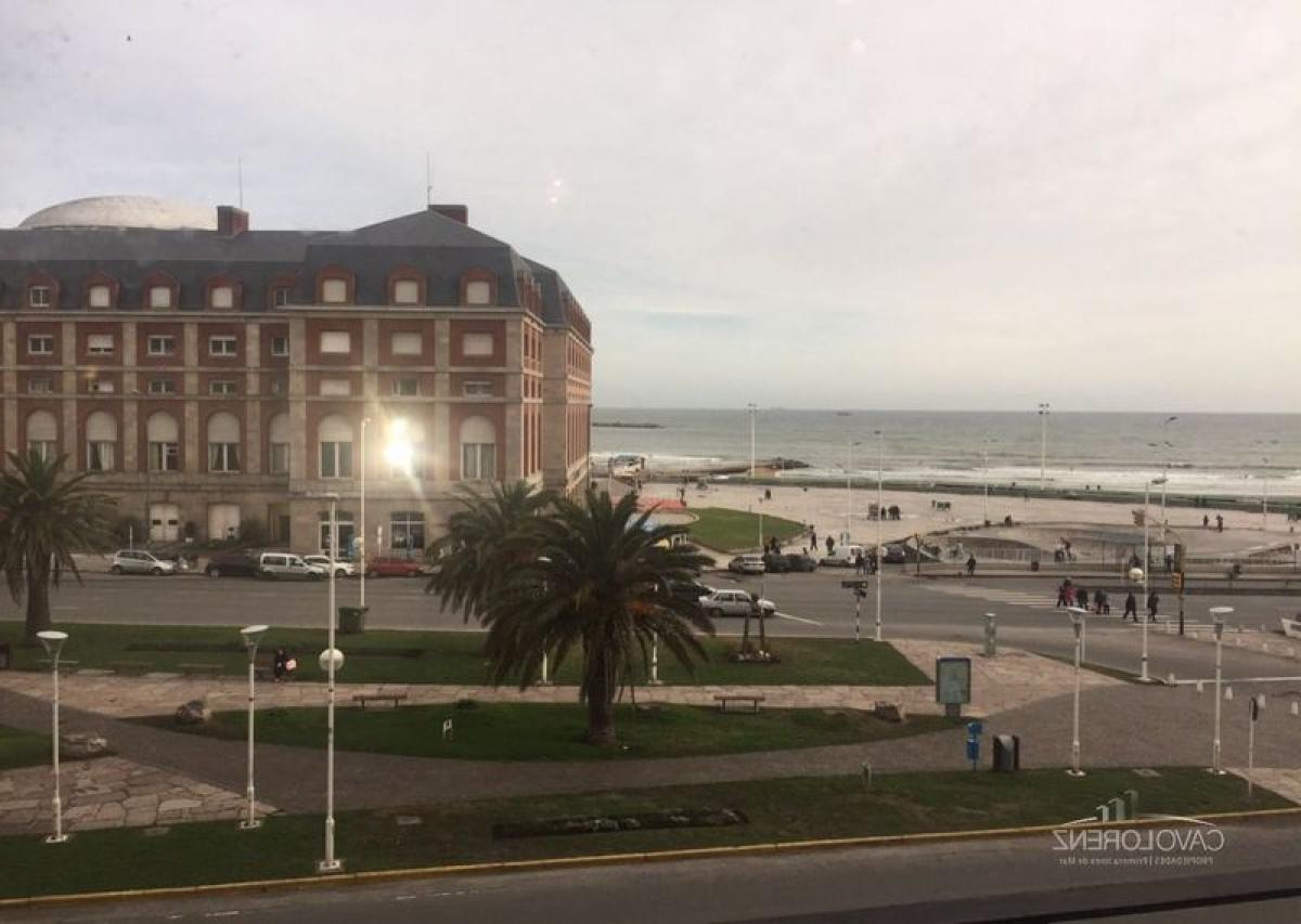 3 bedrooms Apartment in Mar del Plata, Argentina No. 100795