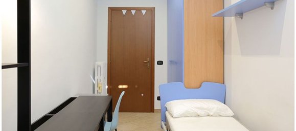 3 bedrooms Apartment in Turin, Italy No. 318614 7