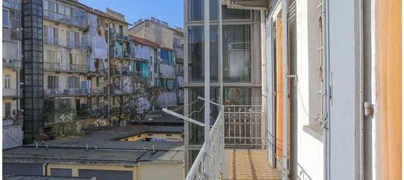 3 bedrooms Apartment in Turin, Italy No. 318614 3