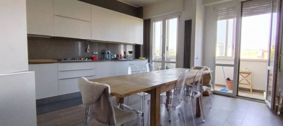 4 bedrooms Apartment in Pesaro, Italy No. 329944 4
