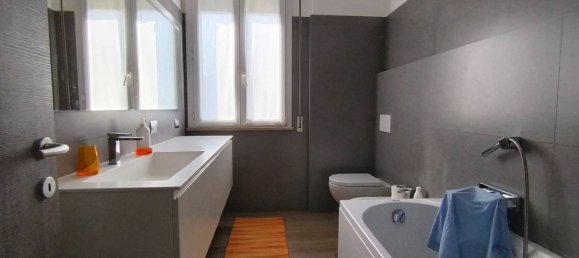 4 bedrooms Apartment in Pesaro, Italy No. 329944 9