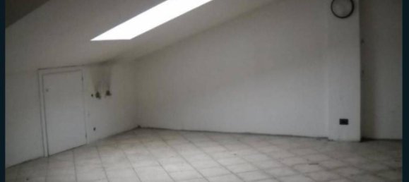 Apartamento de 4 habitaciónes en Besana in Brianza, Italy No. 3762 7