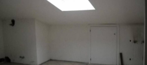 Apartamento de 4 habitaciónes en Besana in Brianza, Italy No. 3762 19