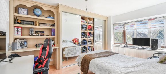 4 bedrooms House in Tadworth, United Kingdom No. 9669 41