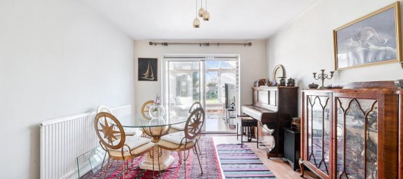 4 bedrooms House in Tadworth, United Kingdom No. 9669 3