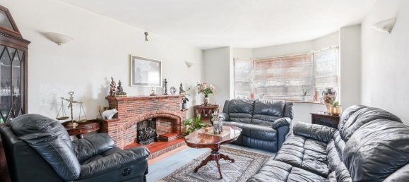 4 bedrooms House in Tadworth, United Kingdom No. 9669 46