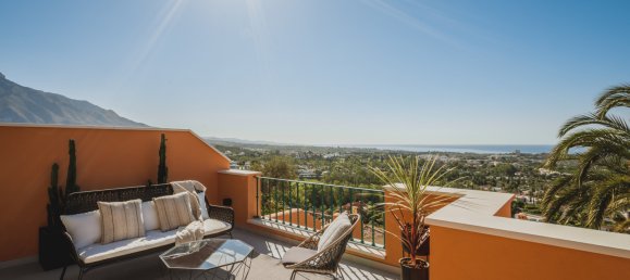 3 bedrooms Building in Nueva Andalucia, Spain No. 3078 5