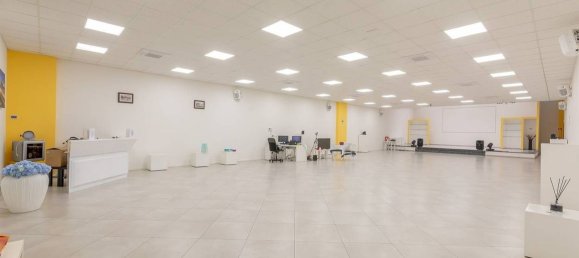 5غرفة مستودع في Campi Bisenzio, Italy رقم 9836 5