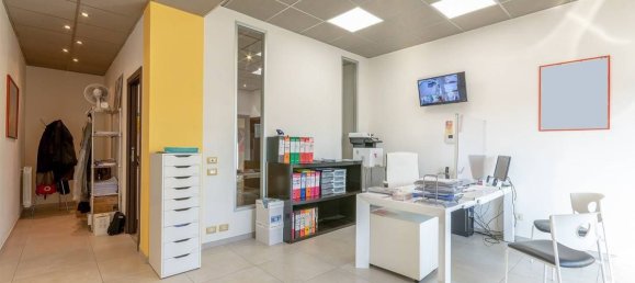 5غرفة مستودع في Campi Bisenzio, Italy رقم 9836 15