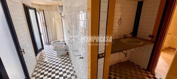 2 bedrooms Apartment in Naples, Italy No. 260319 18