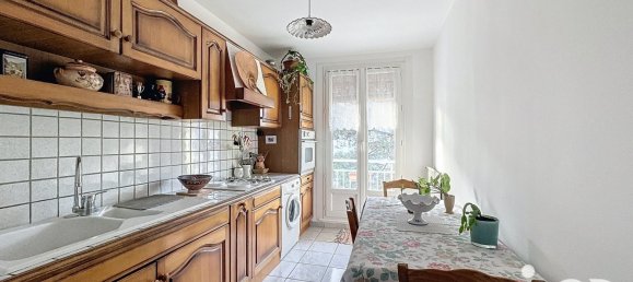 Apartamento de 2 dormitorios en Echirolles, France No. 199306 11