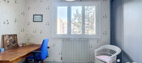 Apartamento de 2 dormitorios en Echirolles, France No. 199306 7