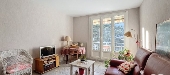 Apartamento de 2 dormitorios en Echirolles, France No. 199306 2