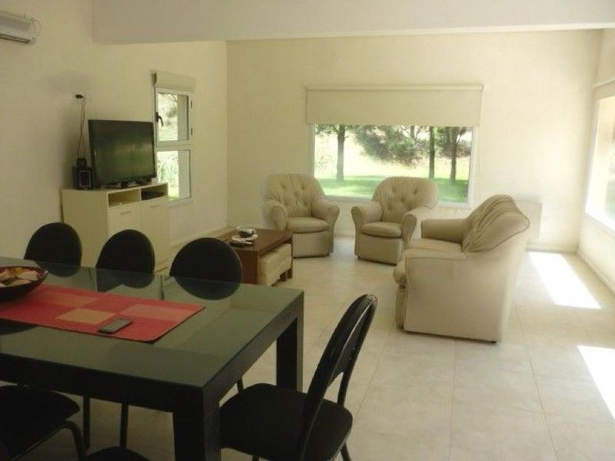 3 bedrooms House in Mar del Plata, Argentina No. 86432