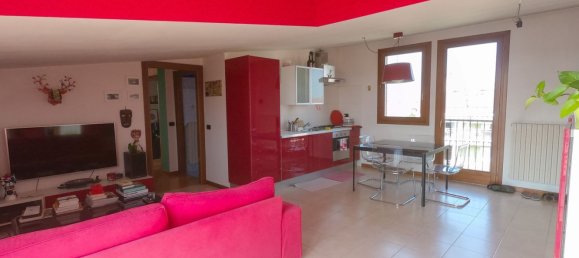 Apartamento de 3 habitaciónes en Rovello Porro, Italy No. 263014 2