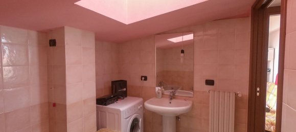 Apartamento de 3 habitaciónes en Rovello Porro, Italy No. 263014 4