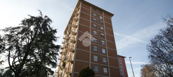 1-salle Garage à Turin, Italy No. 322135 2