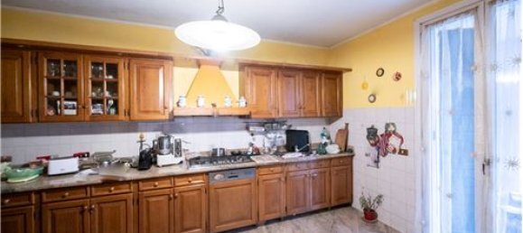 6 bedrooms House in Gualtieri, Italy No. 289477 7