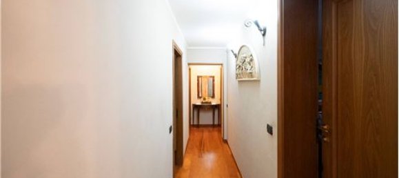 6 bedrooms House in Gualtieri, Italy No. 289477 24