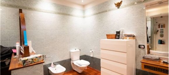 6 bedrooms House in Gualtieri, Italy No. 289477 32