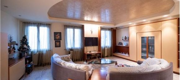 6 bedrooms House in Gualtieri, Italy No. 289477 19