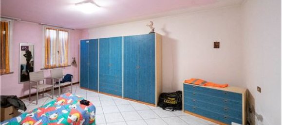 6 bedrooms House in Gualtieri, Italy No. 289477 31