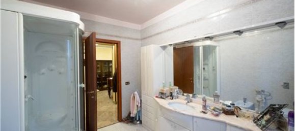 6 bedrooms House in Gualtieri, Italy No. 289477 23