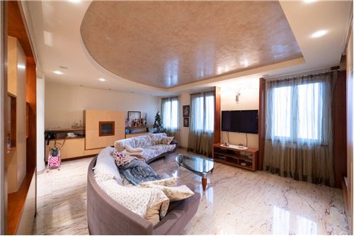 6 bedrooms House in Gualtieri, Italy No. 289477