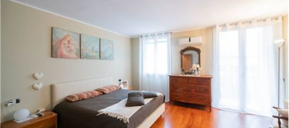 6 bedrooms House in Gualtieri, Italy No. 289477 30