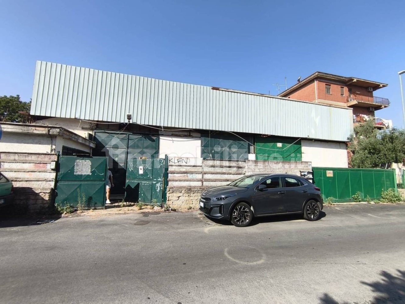 2 rooms Warehouse in Rome, Italy No. 267073