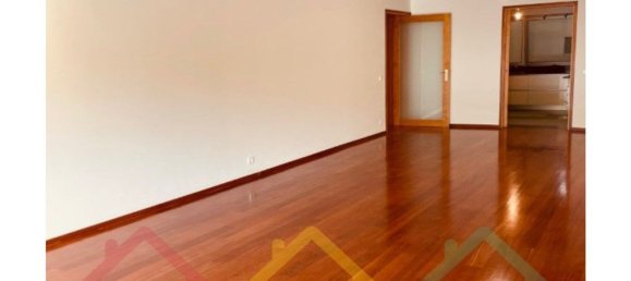 3 bedrooms Apartment in Porto, Portugal No. 97840 3