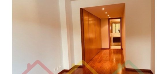 3 bedrooms Apartment in Porto, Portugal No. 97840 19
