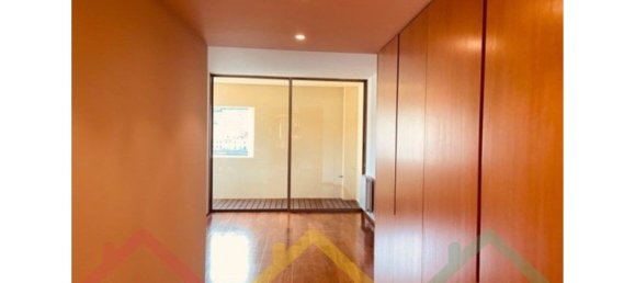 3 bedrooms Apartment in Porto, Portugal No. 97840 13