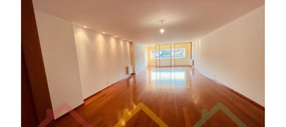 3 bedrooms Apartment in Porto, Portugal No. 97840 4