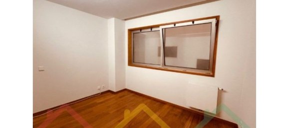 3 bedrooms Apartment in Porto, Portugal No. 97840 27