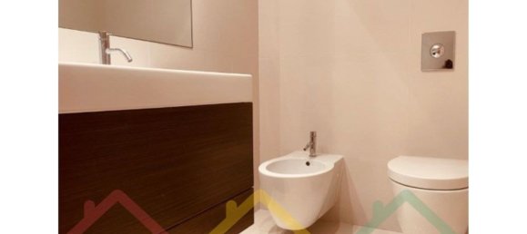 3 bedrooms Apartment in Porto, Portugal No. 97840 23