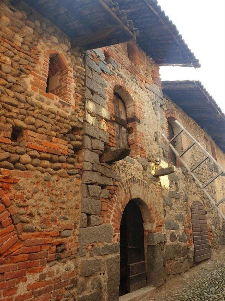 Дом с 2 комнатами в Кандело, Италия № 133174