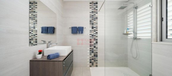 4 Schlafzimmer Doppelhaus in Quarteira, Portugal, Nr. 118893 11