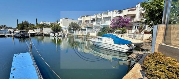 3 bedrooms House in Empuriabrava, Spain No. 161822 2