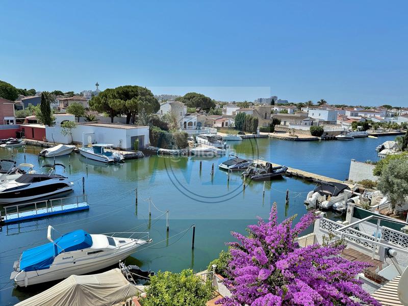 3 bedrooms House in Empuriabrava, Spain No. 161822