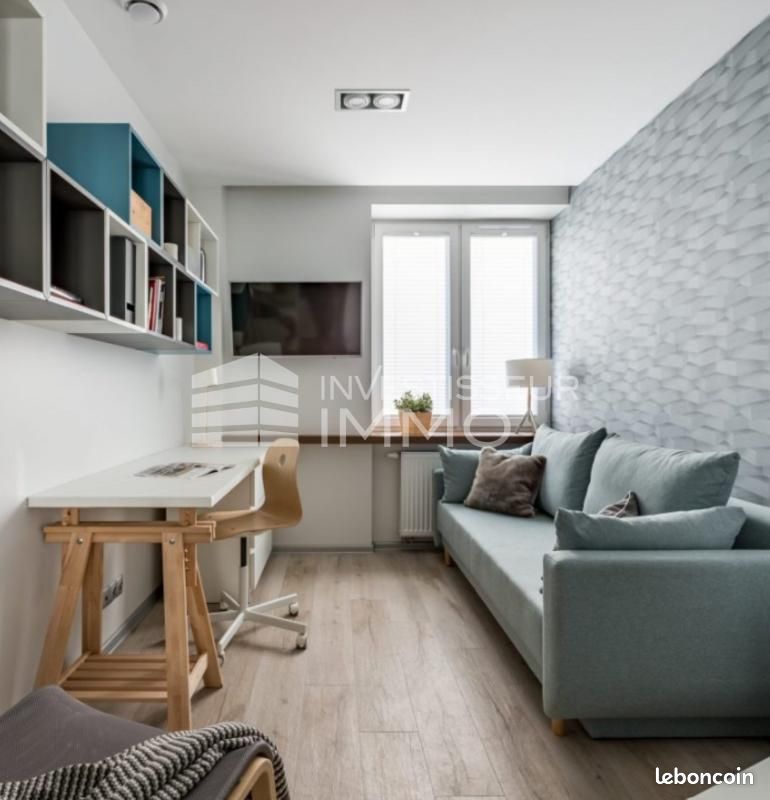 Edificio en Saint-Fargeau-Ponthierry, France 375 m² No. 288271