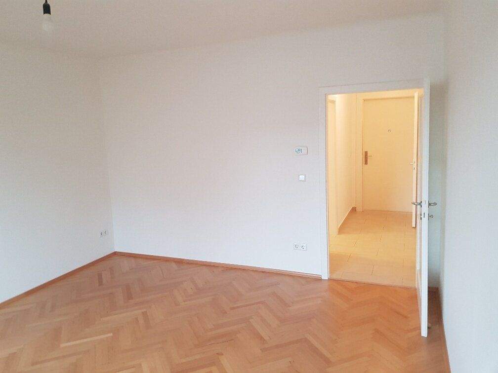 2غرفة شقة في Eggenberg, Austria رقم 133464