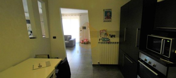 4-salle Appartement à Bra, Italy No. 25568 15