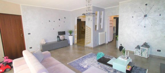 4-salle Appartement à Bra, Italy No. 25568 14