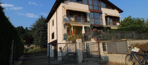 4-salle Appartement à Bra, Italy No. 25568 2