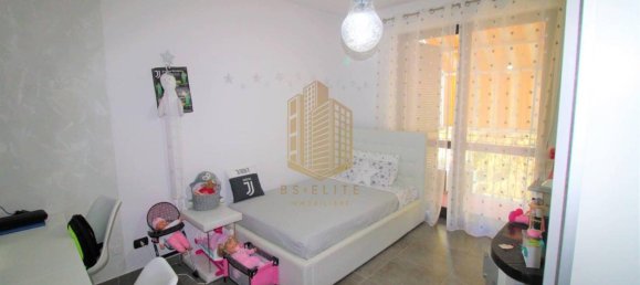 4-salle Appartement à Bra, Italy No. 25568 11